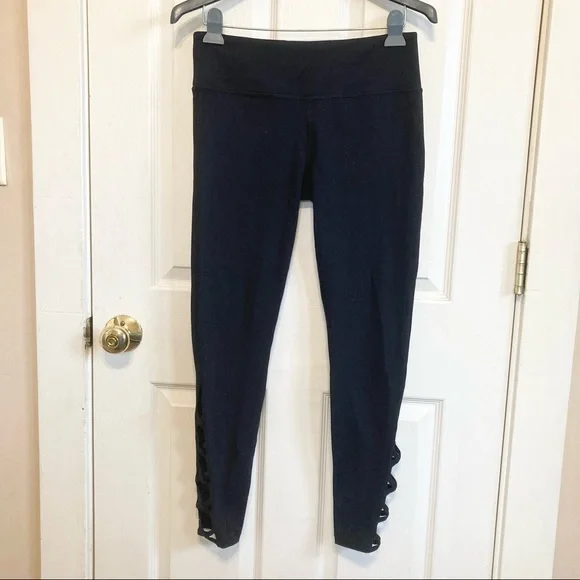 Glyder High Rise Black Criss Cross Lattice Hem Leggings Size Medium - Picture 2 of 9